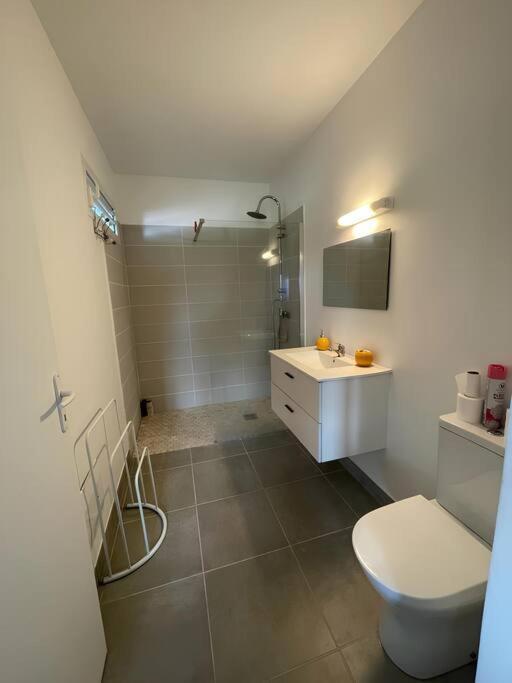 Bas De Villa F2 Neuf Avec Terrasse Et Piscine Le Diamant Exteriér fotografie